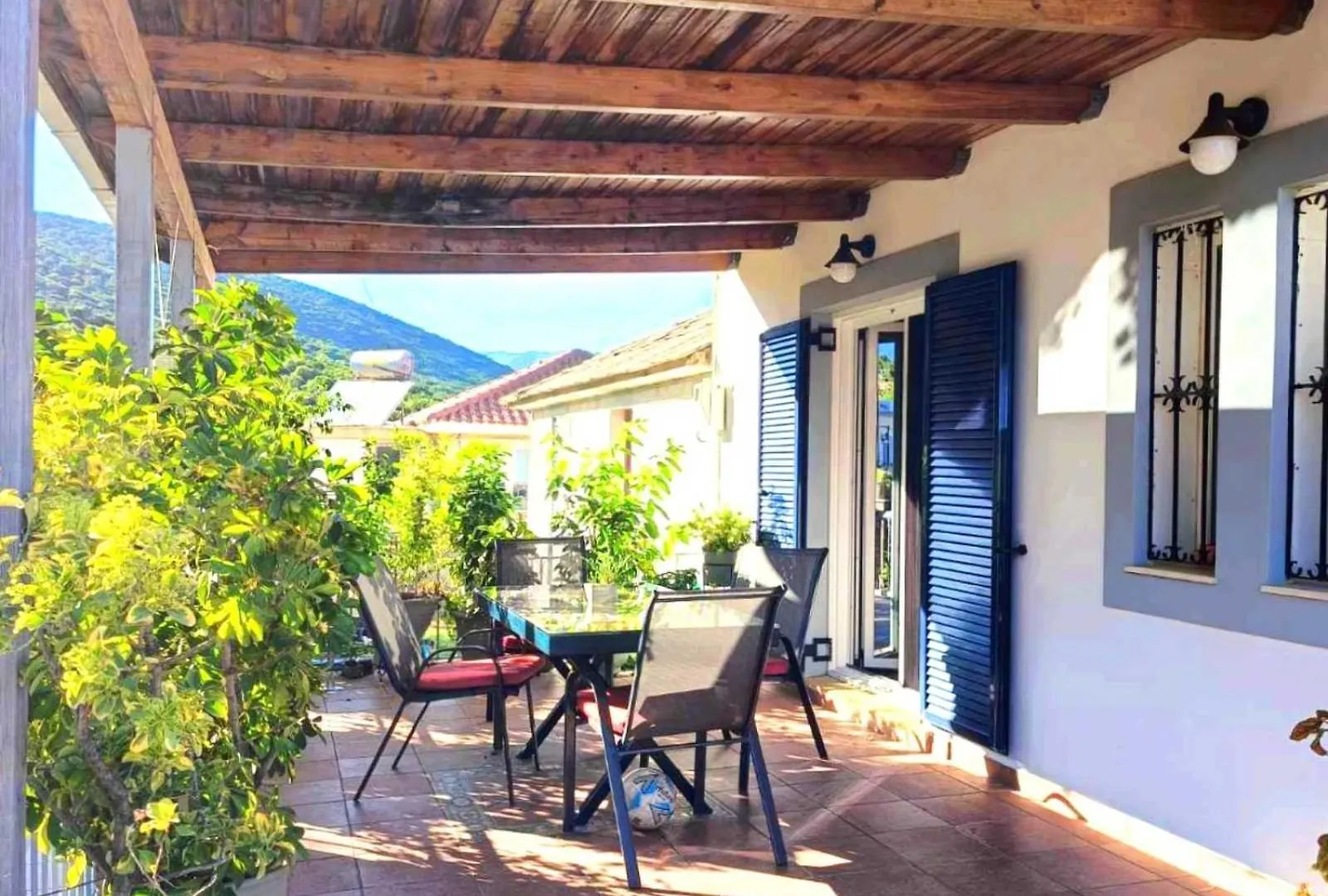 Giota'S Apartment 100M Fro The Beach Karavomylos