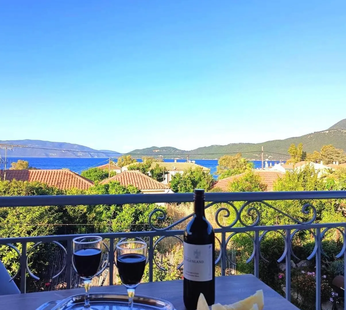 Giota'S Apartment 100M Fro The Beach Karavomylos